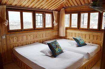 Fenghuang Post House Bagian luar foto